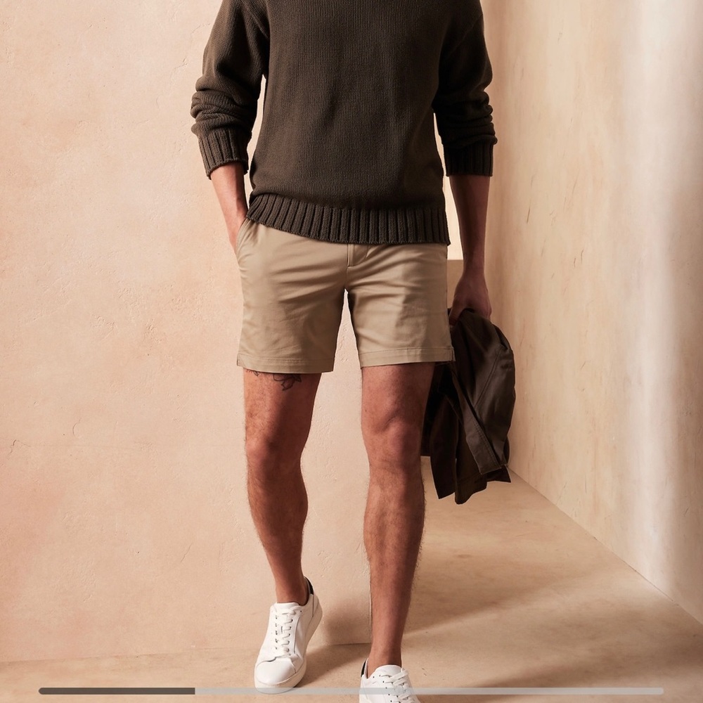 Banana Republic Aiden Fit Light Tan Shorts SZ- 31